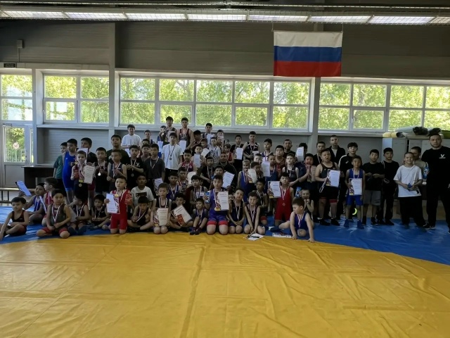 Открытое Первенство «Альтаира» по греко-римской борьбе среди младших юношей.